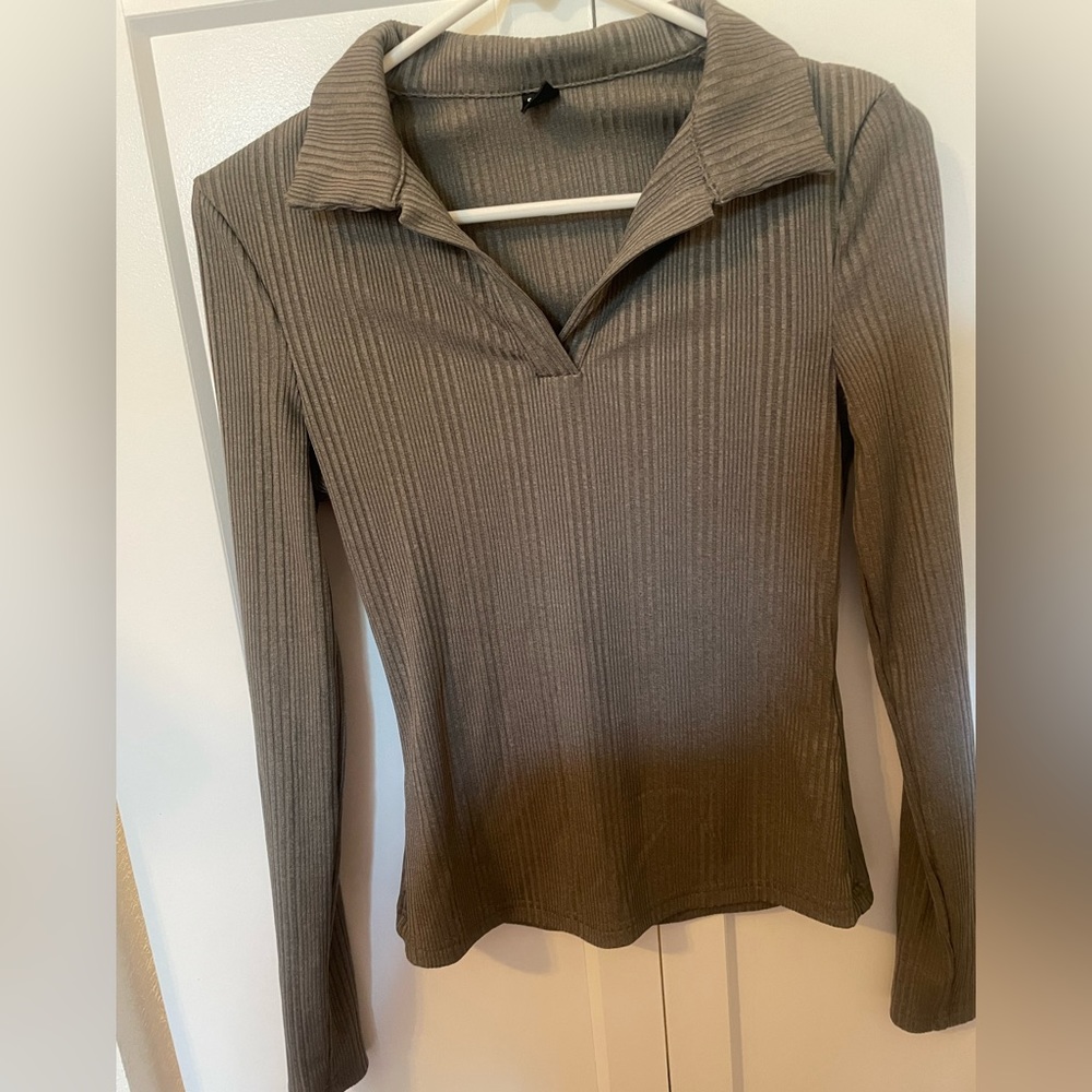 Ribbed Collared Long Sleeve- S